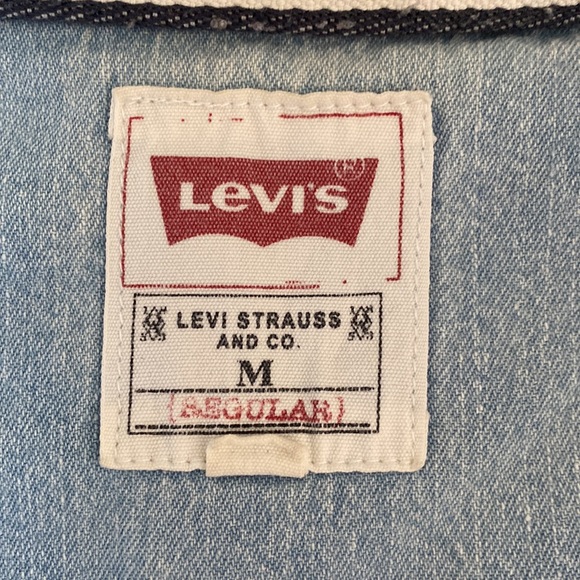 Levi’s Denim Long Sleeve Shirt - Picture 2 of 2
